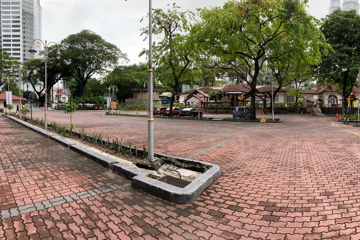 Kawasan Parkir L45